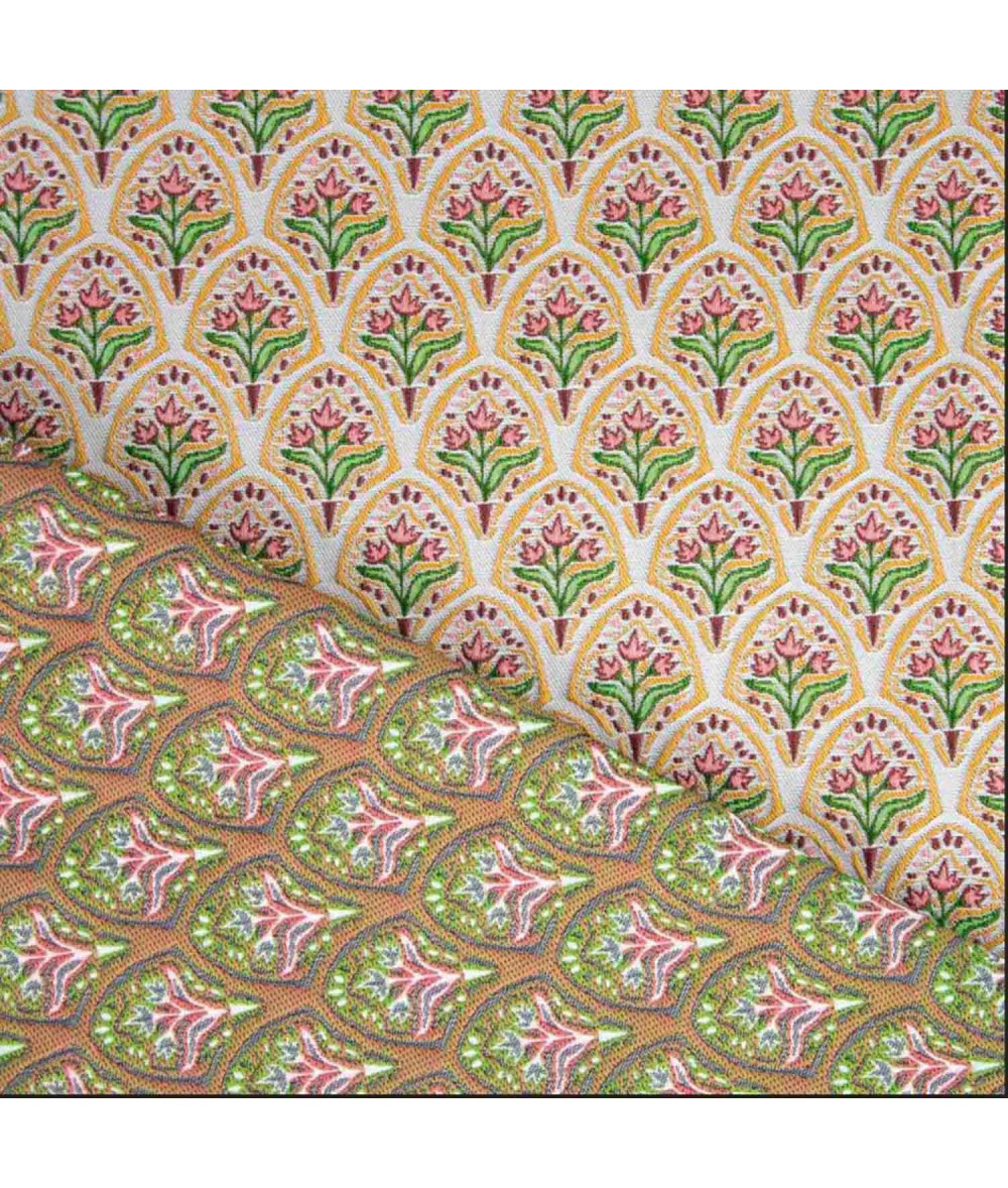 Tela Jacquard Brocada motivos Florales y toques dorados