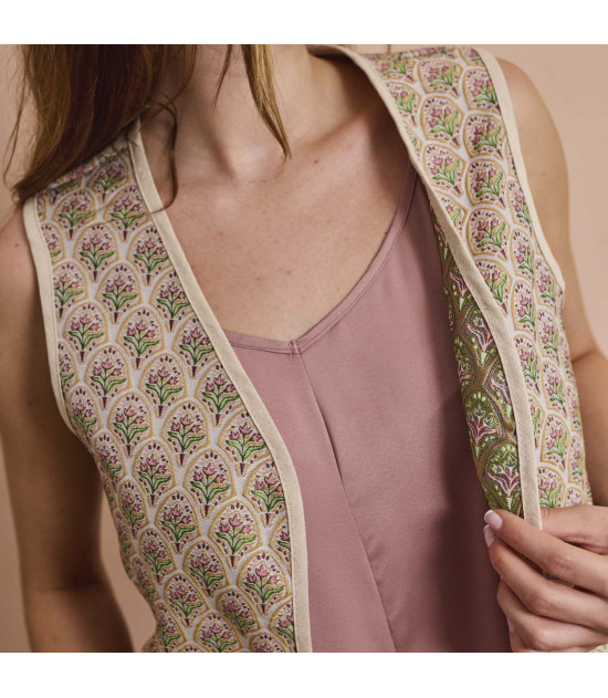Tela Jacquard Brocada motivos Florales y toques dorados