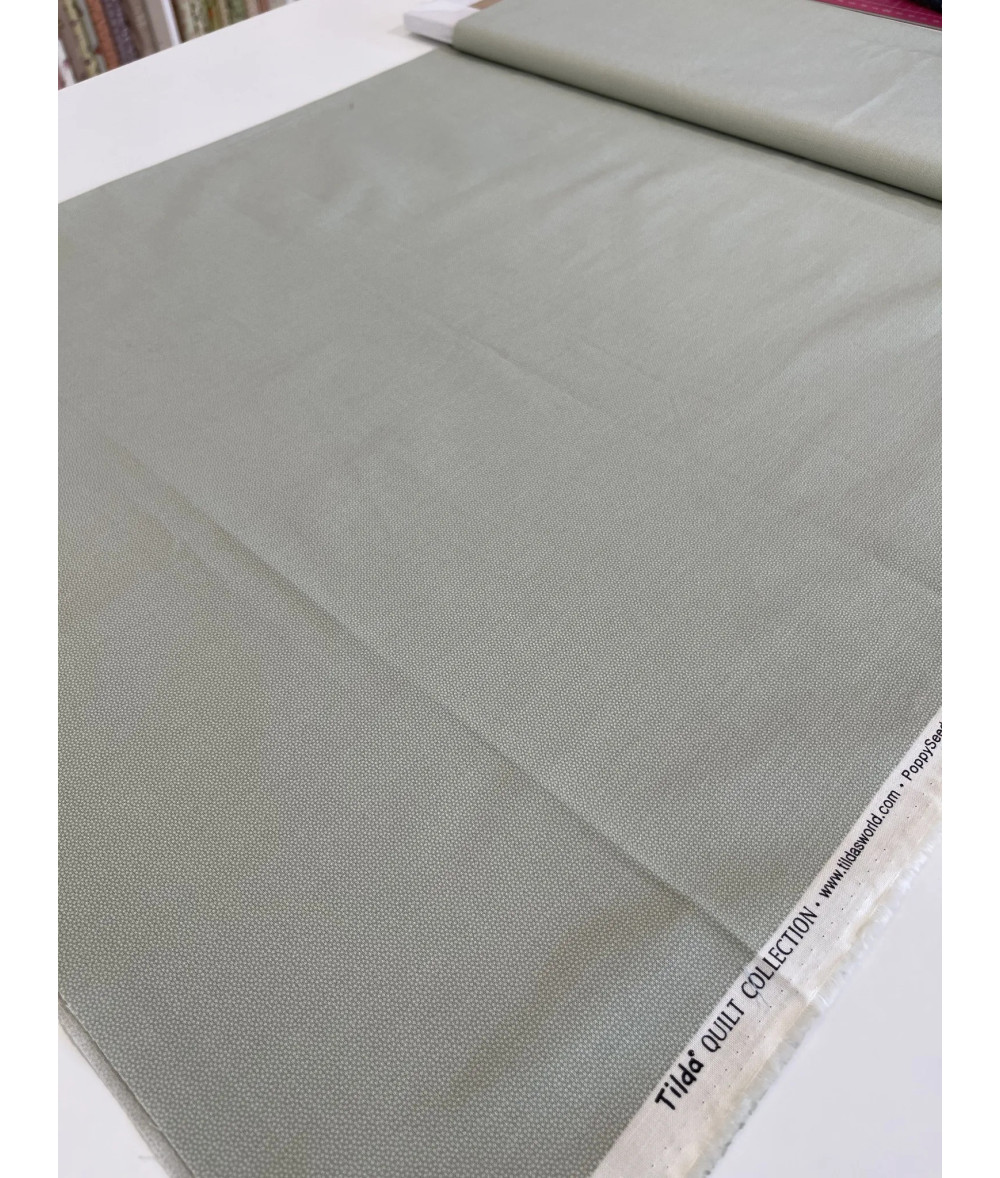 Tela Tilda Mist Poppy Seed